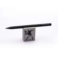 Набор Pininfarina Banksy Метатель цветов: карандаш SMART с бетонной подставкой