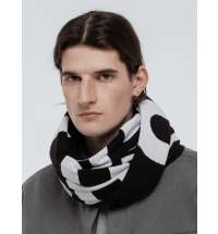 Шарф &laquo;Девиантно&raquo;