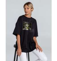 Футболка оверсайз &laquo;He is So Pretty. Давид&raquo;, черная