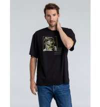 Футболка оверсайз «He is So Pretty. Давид», черная