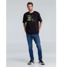 Футболка оверсайз &laquo;He is So Pretty. Давид&raquo;, черная