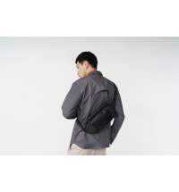 Наплечная сумка KORIN FlipSling 32х16х10 см, черная