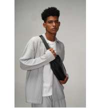 Наплечная сумка KORIN FlipSling 32х16х10 см, черная