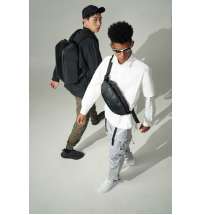 Наплечная сумка KORIN FlipSling 32х16х10 см, черная