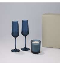 Подарочный набор свеча Enigma + 2 бокала для шампанского Sapphire в серой коробке