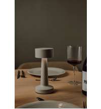 Настольная лампа VINGA Maris из переработанного пластика RCS