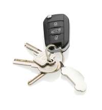 Брелок с подвеской-машиной из переработанного цинка RCS