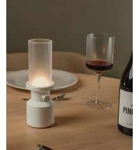 Настольная лампа VINGA Niori из переработанного пластика RCS