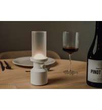 Настольная лампа VINGA Niori из переработанного пластика RCS