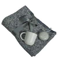 Подарочный набор HOLIDAY: плед, кружка, шар новогодний, коробка; синий