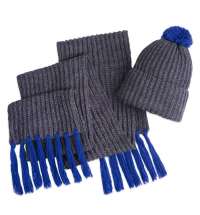Шапка и шарф GoSnow с ярким пoмпоном и кисточками