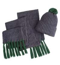 Шапка и шарф GoSnow с ярким пoмпоном и кисточками