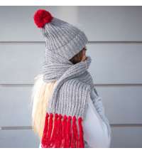 Шапка и шарф GoSnow с ярким помпоном и кисточками