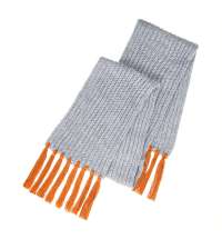 Шапка и шарф GoSnow с ярким пoмпоном и кисточками