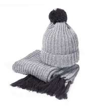 Шапка и шарф GoSnow с ярким пoмпоном и кисточками