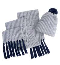 Шапка и шарф GoSnow с ярким помпоном и кисточками