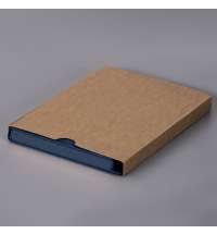 Ежедневник недатированный Solas, формат А5, с магнитом темно-синий, кремовый блок  в линейку