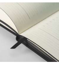 Ежедневник недатированный Solas, формат А5, с магнитом черный, кремовый блок в линейку