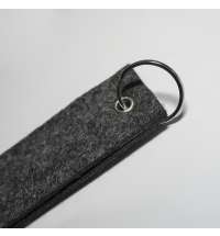 Брелок-ремувка FELTY 12 х 3 см, темно-серый, RPET фетр