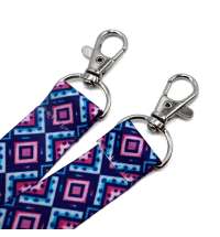 Ланъярд полноцветный Эл с двумя карабинами, 20 мм