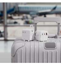Универсальный адаптер Xoopar Luggie со встроенными вилками типов EU, UK, US и AUS