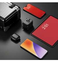 Универсальный адаптер Xoopar Luggie со встроенными вилками типов EU, UK, US и AUS