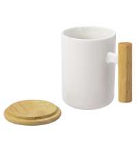 Кружка с ручкой и крышкой из каучукового дерева &laquo;Jeny&raquo;