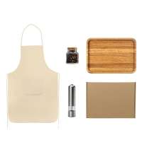 Подарочный набор для кухни с фартуком, подносом, мельницей и специями