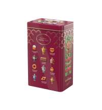 Черный чай и имбирное печенье в подарочной упаковке