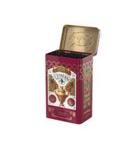 Черный чай и имбирное печенье в подарочной упаковке