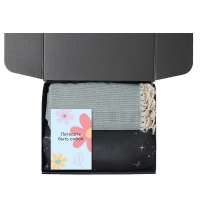 Подарочный набор &laquo;Re:f. Shelter&raquo;  с пледом, зеркалом, свечой и диффузором