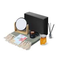 Подарочный набор &laquo;Re:f. Shelter&raquo;  с пледом, зеркалом, свечой и диффузором