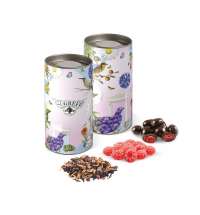 Подарочный набор с чаем, леденцами и вишней в шоколаде в тубусе