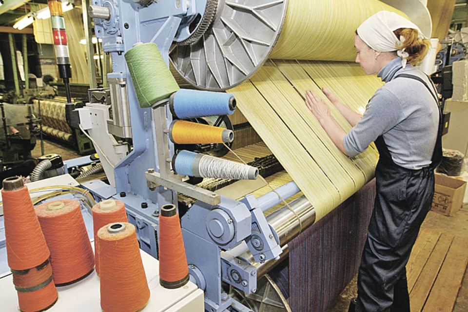 Производства текстильная продукция. Текстильная промышленность. Текстильное производство. Текстильная и легкая промышленность. Текстильная промышленность России.