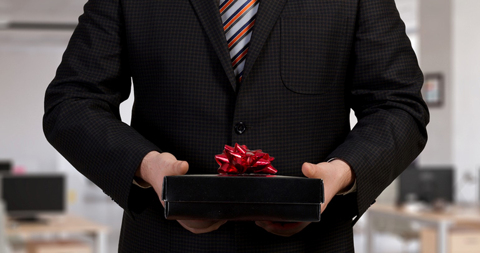 Бизнес подарок мужчине