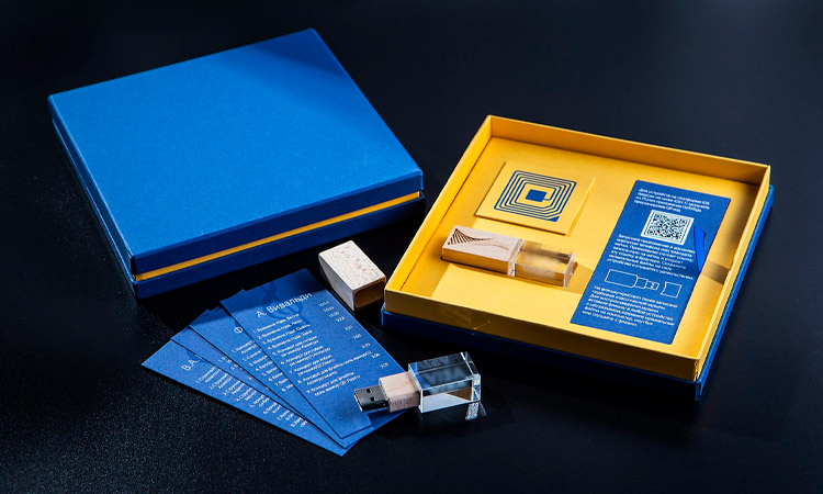 Флешка в подарок