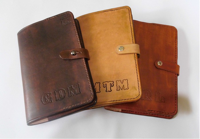 Тиснение обложек записных книжек